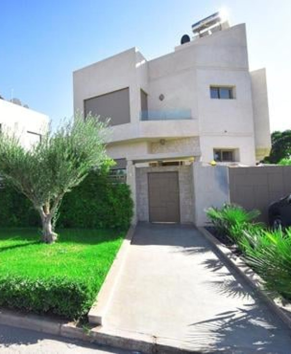 Maison deux étages a Larache